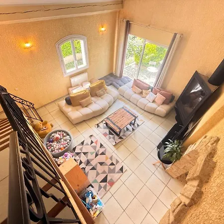 Dolce Villa, Pool And Comfort Vila